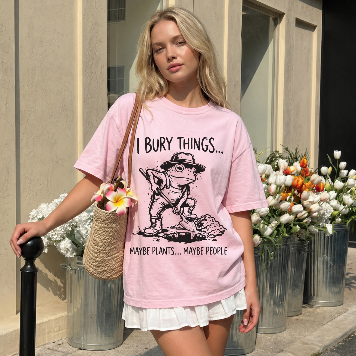 I Bury Things Maybe Plants Funny Frog Gardening T-Shirt